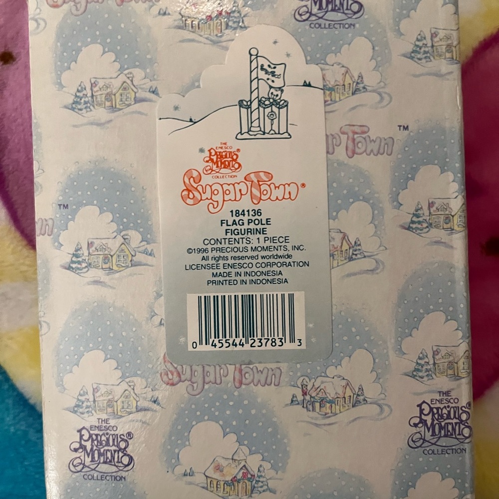 Precious Moments Sugar Town Flag Pole Figurine